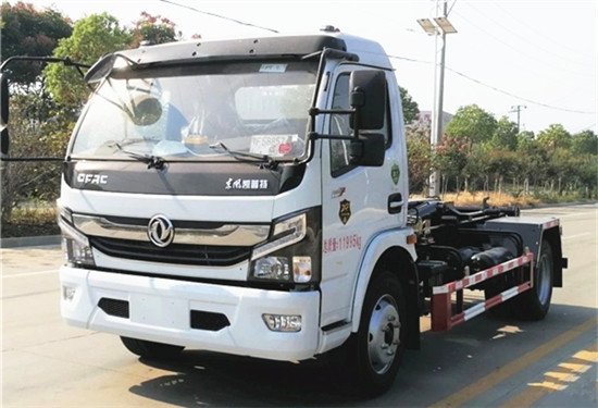 國(guó)六東風(fēng)凱普特勾臂式垃圾車（8方）